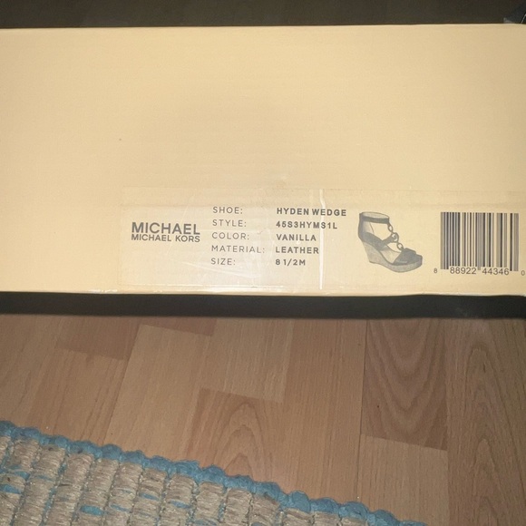 MK Wedge Sandals - Picture 2 of 8